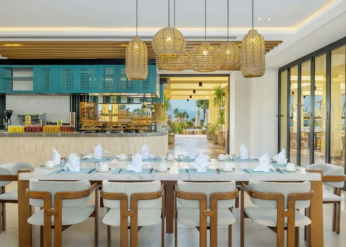 אתר נופש Sheraton Soma Bay 5*